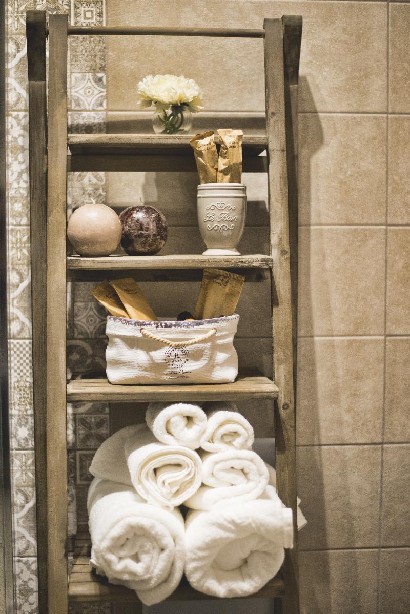 Elegant B&B - Il Vicolo Storico Salerno Ngoại thất bức ảnh