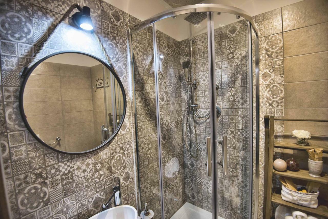 Elegant B&B - Il Vicolo Storico Salerno Ngoại thất bức ảnh