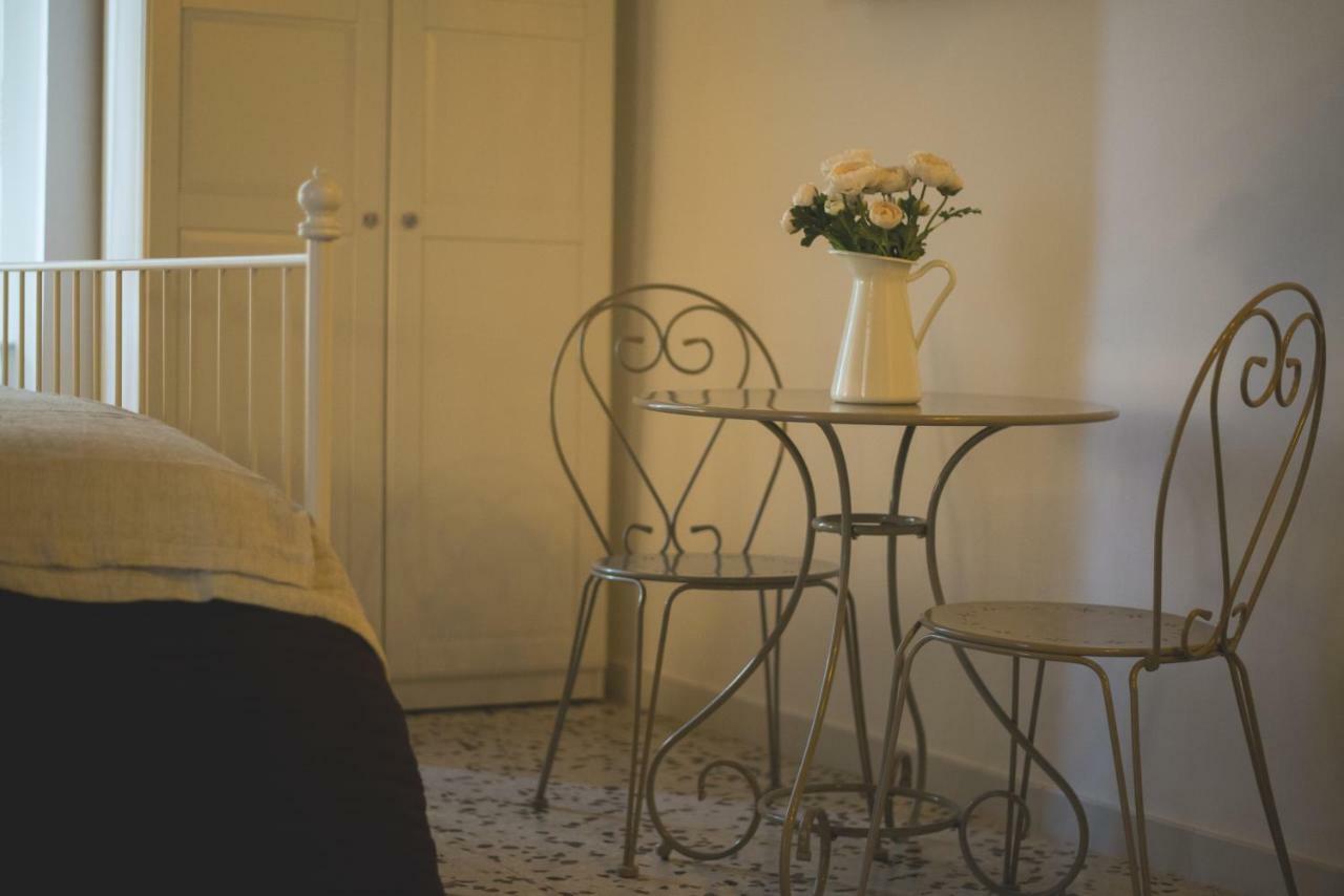 Elegant B&B - Il Vicolo Storico Salerno Ngoại thất bức ảnh