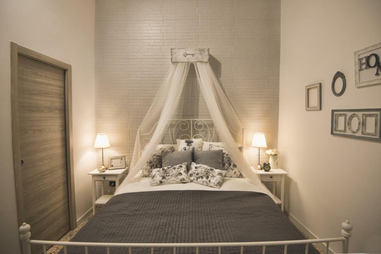 Elegant B&B - Il Vicolo Storico Salerno Ngoại thất bức ảnh