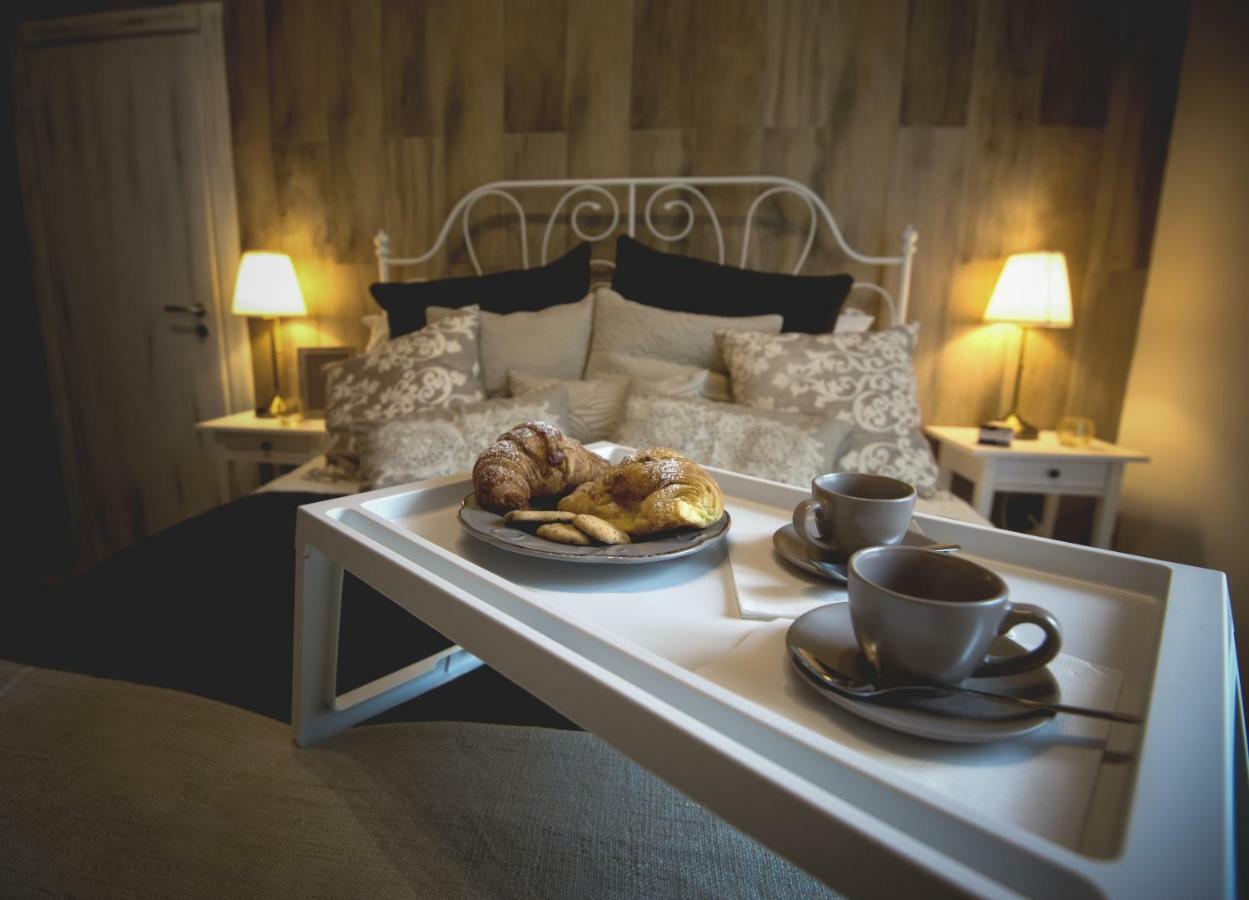 Elegant B&B - Il Vicolo Storico Salerno Ngoại thất bức ảnh