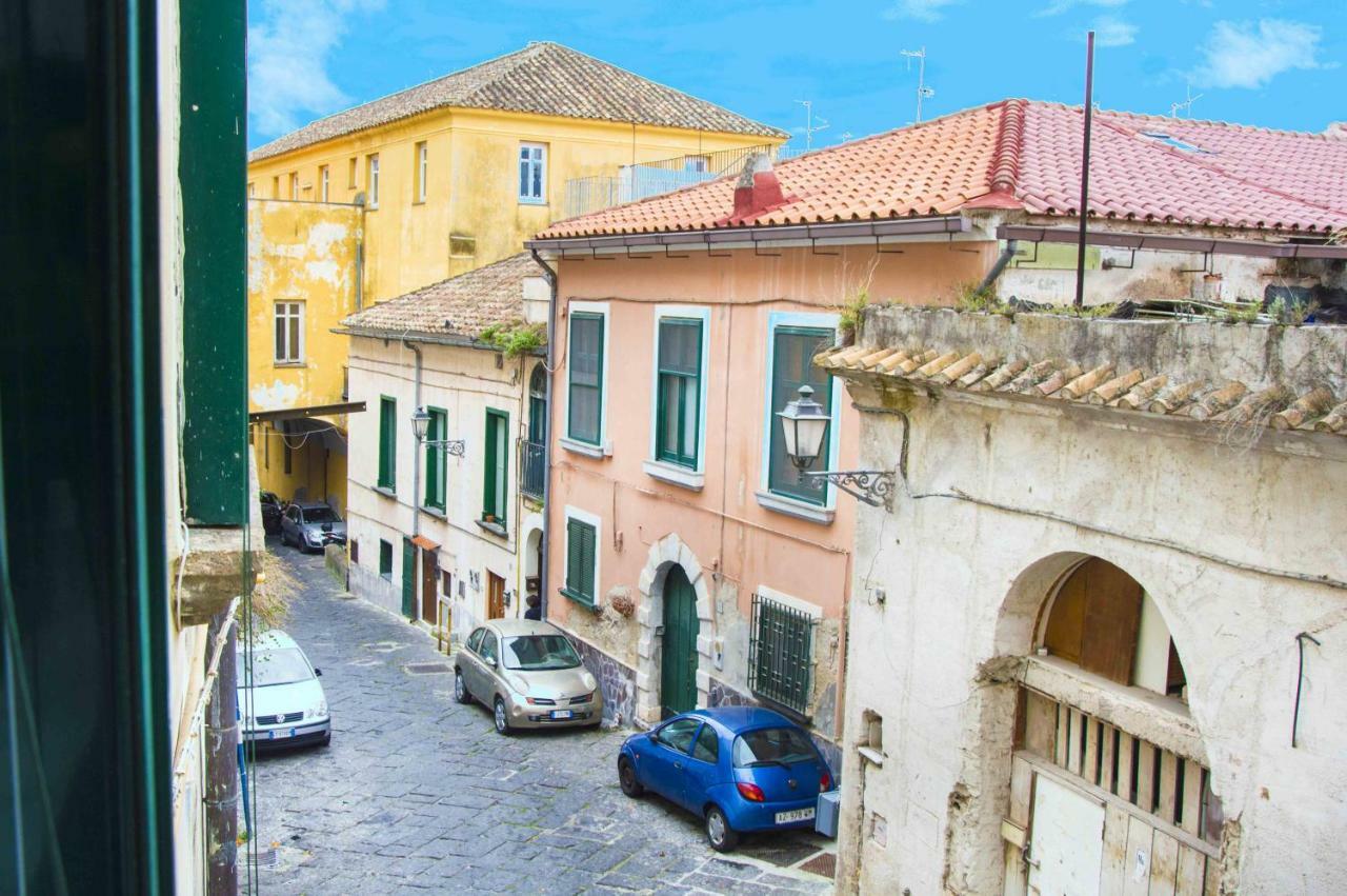 Elegant B&B - Il Vicolo Storico Salerno Ngoại thất bức ảnh