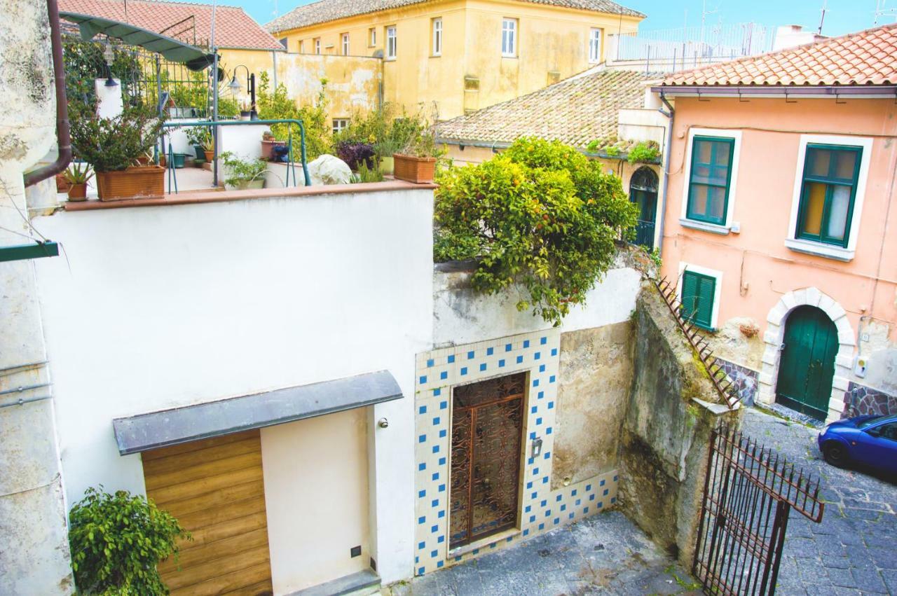 Elegant B&B - Il Vicolo Storico Salerno Ngoại thất bức ảnh