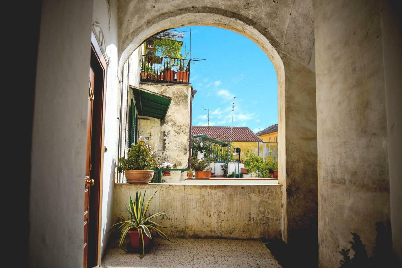 Elegant B&B - Il Vicolo Storico Salerno Ngoại thất bức ảnh